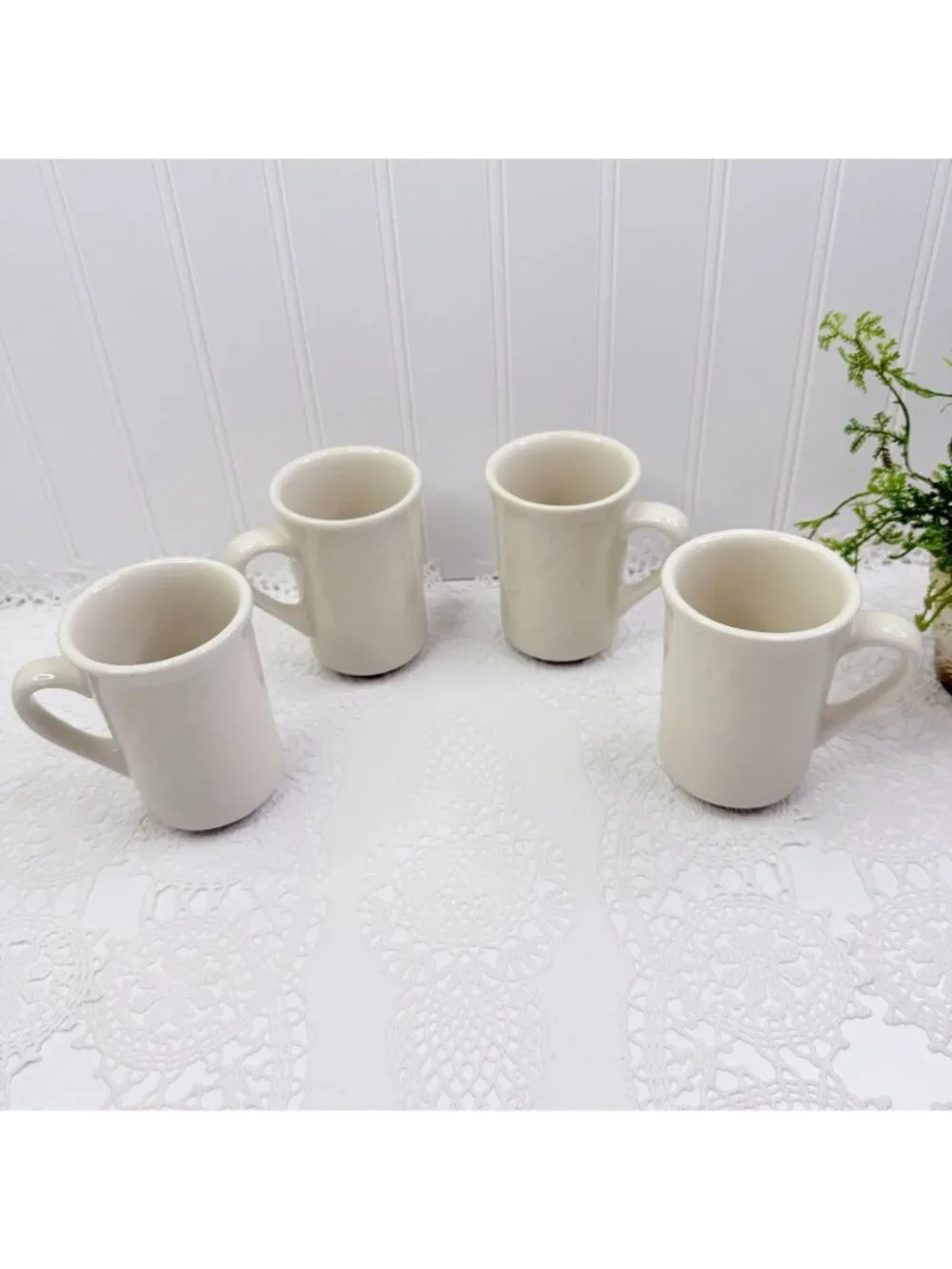 Set of 4 Tuxton Bistro Ceramic Coffee Mugs 9 oz Eggshell Restaurant Diner Cup